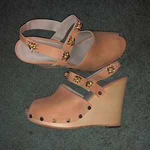 Tuleste Market Tan Wedges